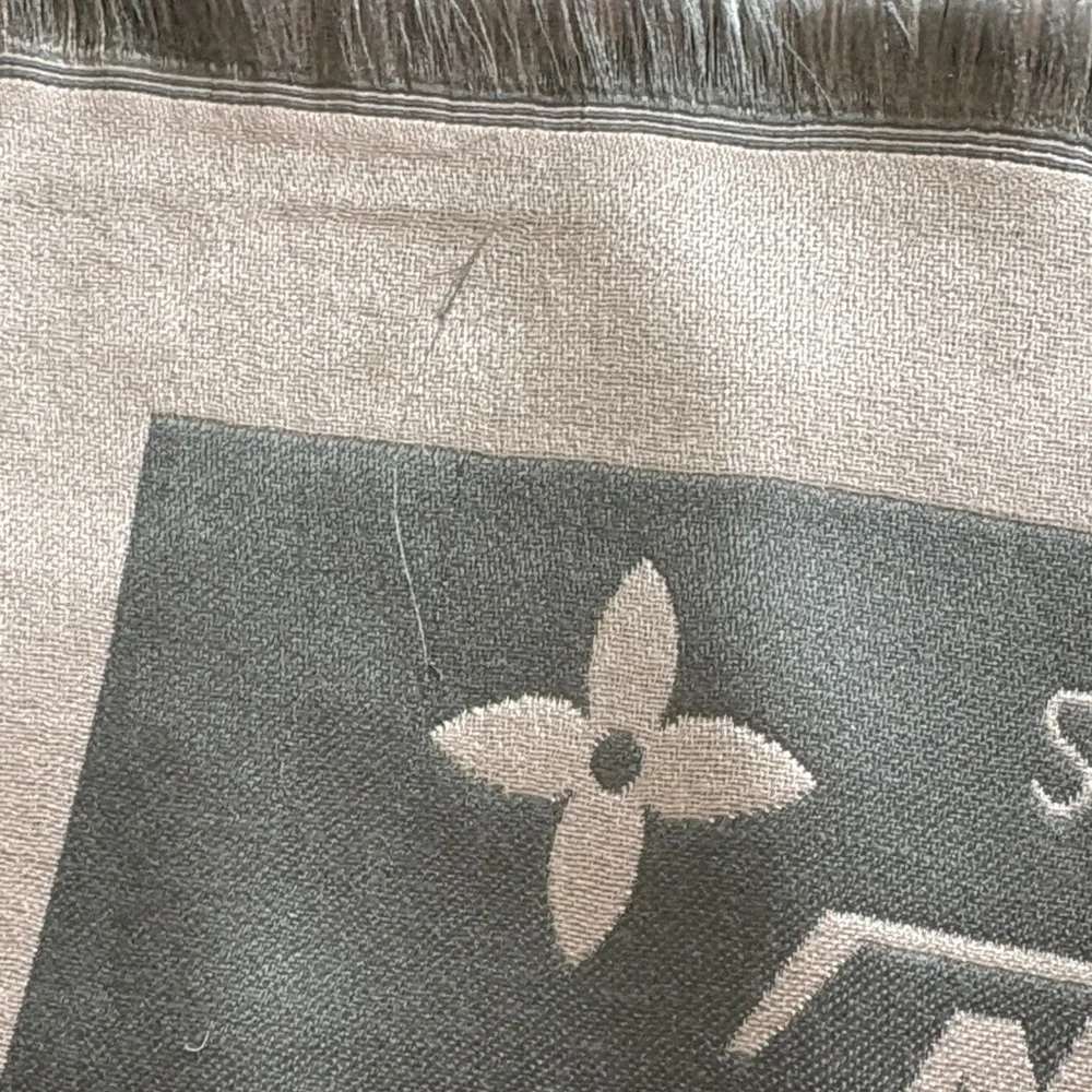 Gray and Pink Fashion Scarf - Picture 11 of 11